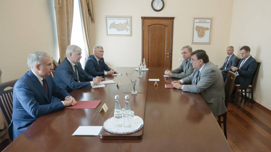Воронежский губернатор провел встречу с Министром юстиции Российской Федерации