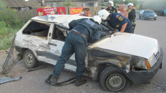 В Воронеже при ДТП в машине зажало 11-летнюю девочку