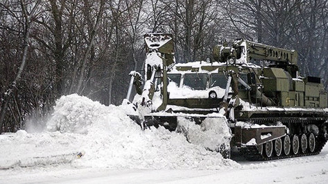 Военная техника помогла расчистить дороги в Воронежской области