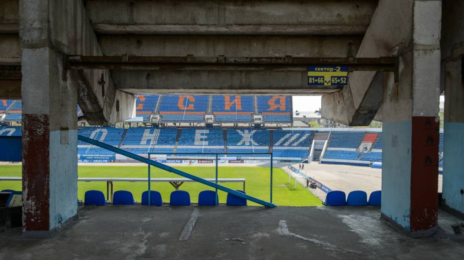 Футбольное поле стадиона «Труд» в Воронеже реконструируют