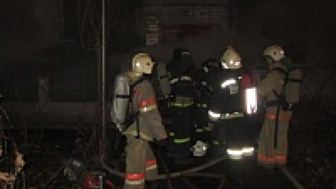 В Воронеже на Ворошилова задохнулся дымом 61-летний горожанин