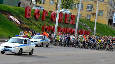 В Воронеже на велопробег Победы вышли 1,5 тыс велосипедистов