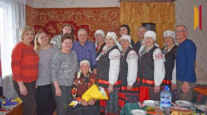 «И мы еще споем!»: жительница Воронежской области Анна Калиниченко в 100-й юбилей подпевала своему ансамблю