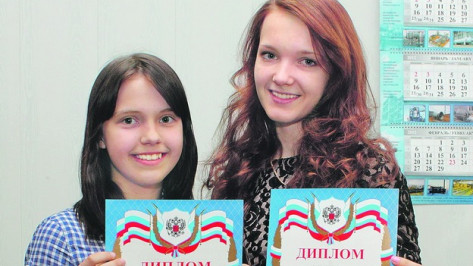Панинские вокалистки вышли в финал областного конкурса «Юные таланты»