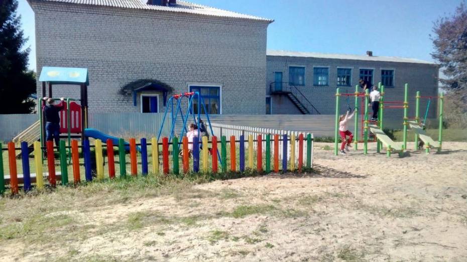 В петропавловском селе Березняги благоустроили 3 детские площадки