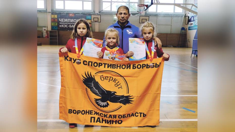 Панинские борцы привезли четыре медали с межрегионального турнира по вольной борьбе