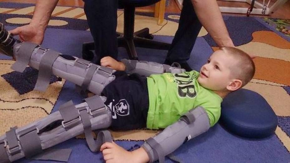 Таловчане оплатили реабилитацию 5-летнему мальчику с параличом ног