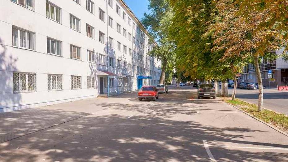 В Воронеже уберут платную парковку возле общежития ВГУ