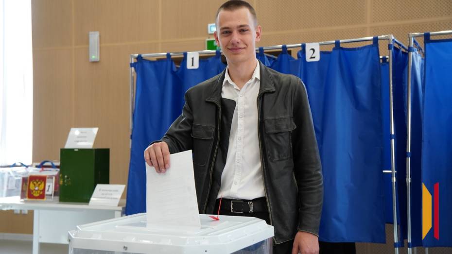 В Острогожске впервые проголосовал 18-летний студент