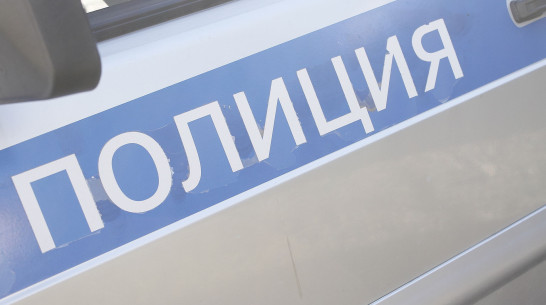 Труп 61-летней женщины нашли на трассе в Воронежской области