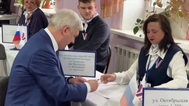 Губернатор Воронежской области принял участие в голосовании на выборах Президента РФ