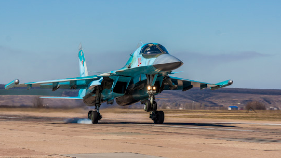 В Воронежской области бомбардировщики Су-34 отработали бомбометания 
