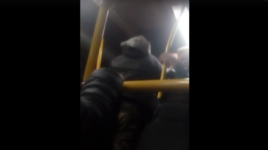 Пьяный воронежец угрожал ножом пассажирам автобуса №90