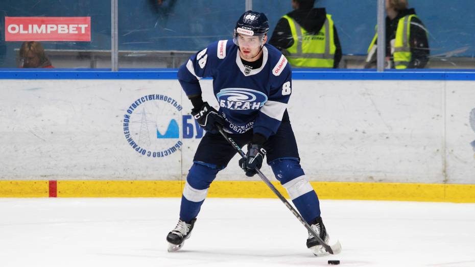 Воронежский «Буран» победил тульский АКМ в овертайме на домашнем льду