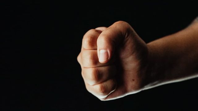 Воронежца арестовали за систематическое избиение приемного 12-летнего сына шнуром