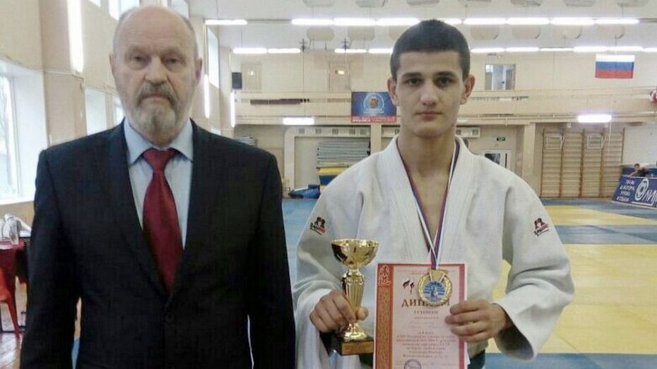 Поворинский спортсмен взял «золото» на всероссийском турнире по дзюдо