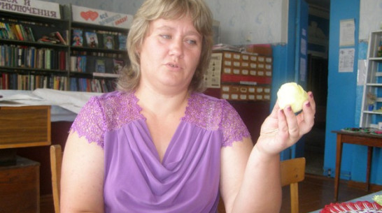 Библиотекарь из нижнедевицкого Глазово собирает букеты из овощей