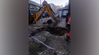 В Воронеже специалисты устраняют аварию, оставившую без воды подъезд в многоэтажке