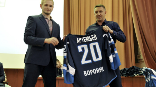 Воронежский «Буран» расстался с вратарем Артемом Артемьевым