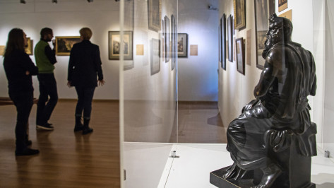 По инициативе губернатора воронежские многодетные семьи получили право бесплатно посещать музеи