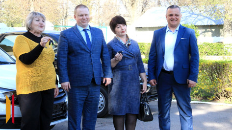 Новые служебные автомобили приобрели для администраций трех поселений Подгоренского района