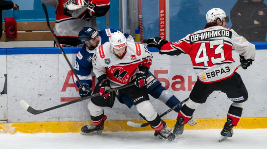 Воронежский «Буран» проиграл «Металлургу» с разгромным счетом