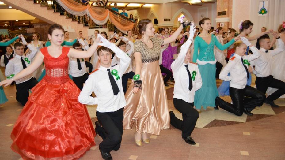 В Россоши 160 танцоров выступят на Сретенском балу