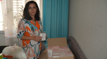 Жительница Россоши изготовила для участников СВО около 500 комплектов с «сухим» душем