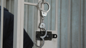 ФСБ задержала воронежца за попытку дать взятку в Саратовской области