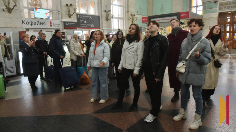 На вокзале Воронеж-1 провели музыкальный флешмоб ко Дню космонавтики