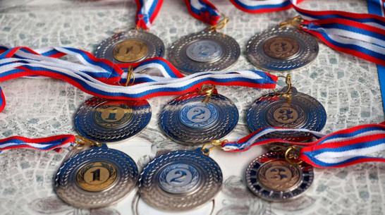 Лискинцы завоевали 4 «золота» на межрегиональном турнире по вольной борьбе