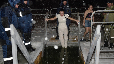 Воронежцам рассказали, кому стоит воздержаться от крещенских купаний в проруби