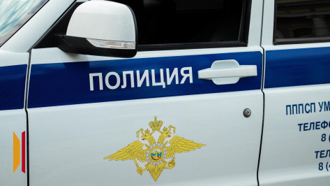 В Воронеже полицейские помогли водителю, которому стало плохо за рулем