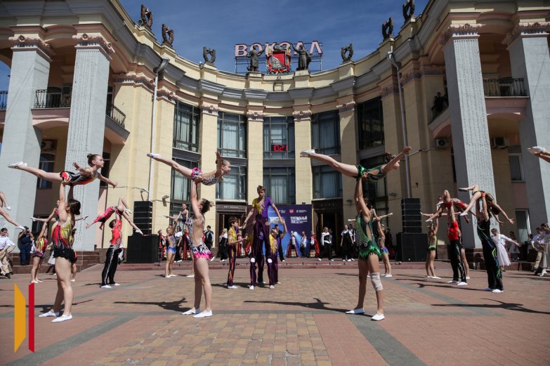 Встреча театрального поезда