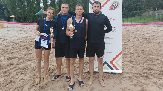 Верхнемамонские волейболисты взяли «серебро» на областных соревнованиях
