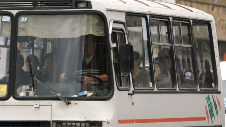 Под Воронежем умер почувствовавший себя плохо за рулем водитель автобуса