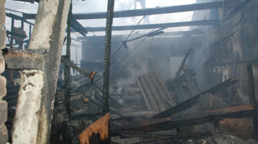 В Кантемировке сгорел крытый рынок