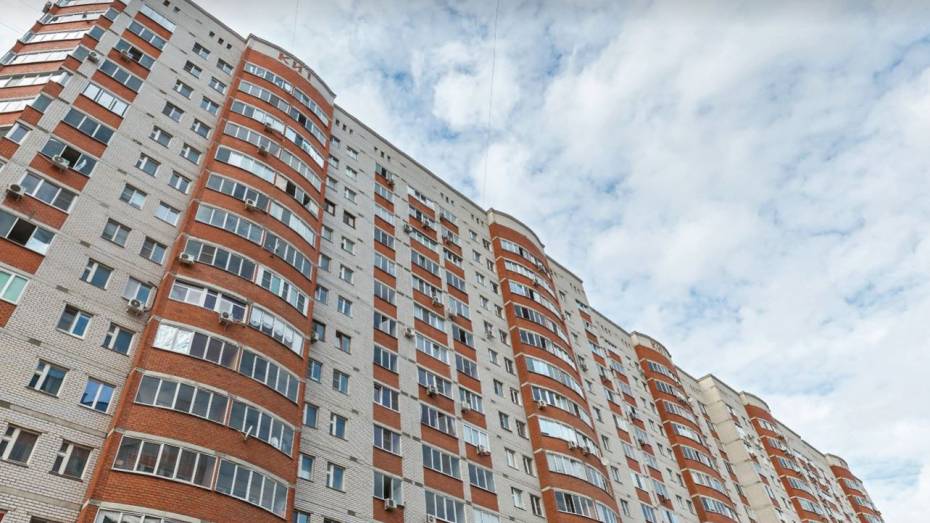 Из горящей 16-этажки в Северном микрорайоне Воронежа спасли четырех человек