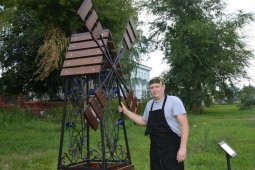 В парке каширского села Левая Россошь установили арт-объект – ветряную мельницу
