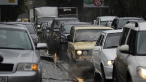 Центр Воронежа встал в пробках из-за приезда Владимира Путина