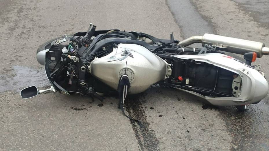 В Воронеже 20-летний мотоциклист на огромной скорости сбил пешехода: оба погибли