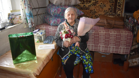 Век бабушки Шуры. Ветеран из Воронежской области отметила 100-летие