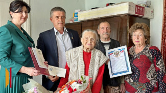 «Душой я молода». Жительница Бутурлиновского района отметила 100-летие