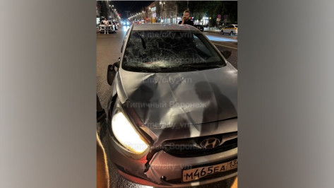 В жутком ночном ДТП на проспекте Революции в Воронеже пострадал 38-летний пешеход