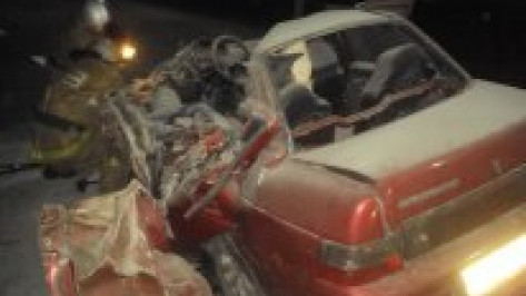 Водитель «ВАЗа» разбился на трассе М4 в Воронежской области