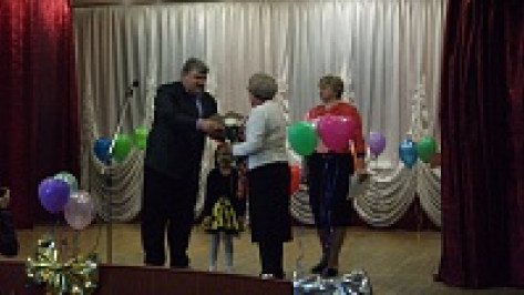 В Поворино приемные матери получили награды от районного отдела образования