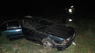 Под Воронежем 2 девушки попали в больницу после вылета BMW в кювет: водитель был пьян