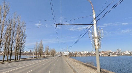 Огромную пробку на Чернавском мосту в Воронеже вызвали сразу 3 ДТП