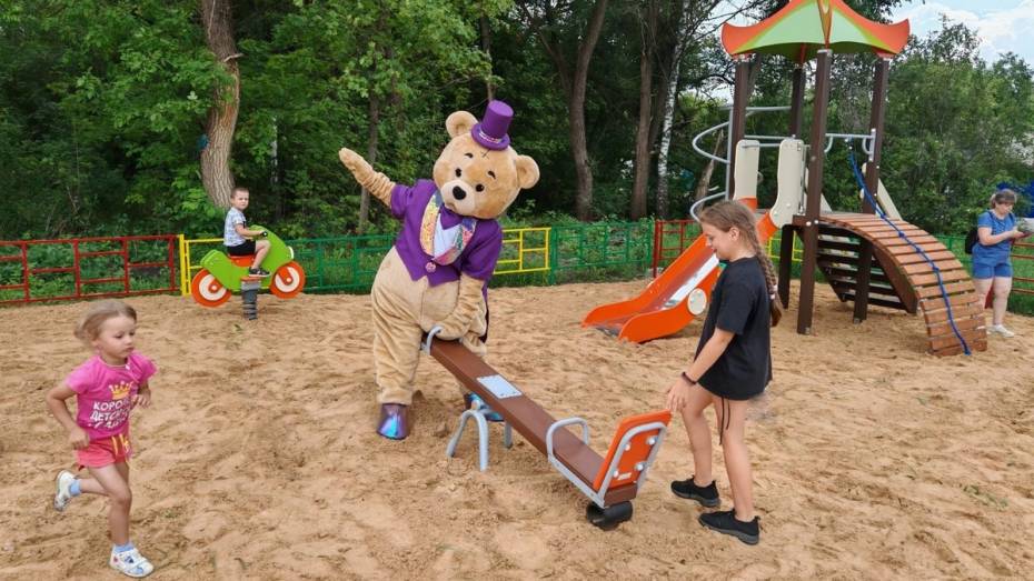 В репьевском хуторе Прилужный впервые открыли детскую площадку