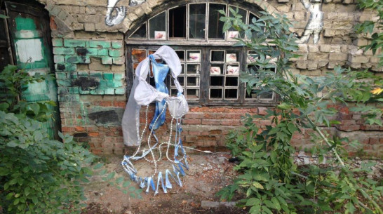 В воронежском музее Крамского открылась выставка скульптур из ткани и проволоки